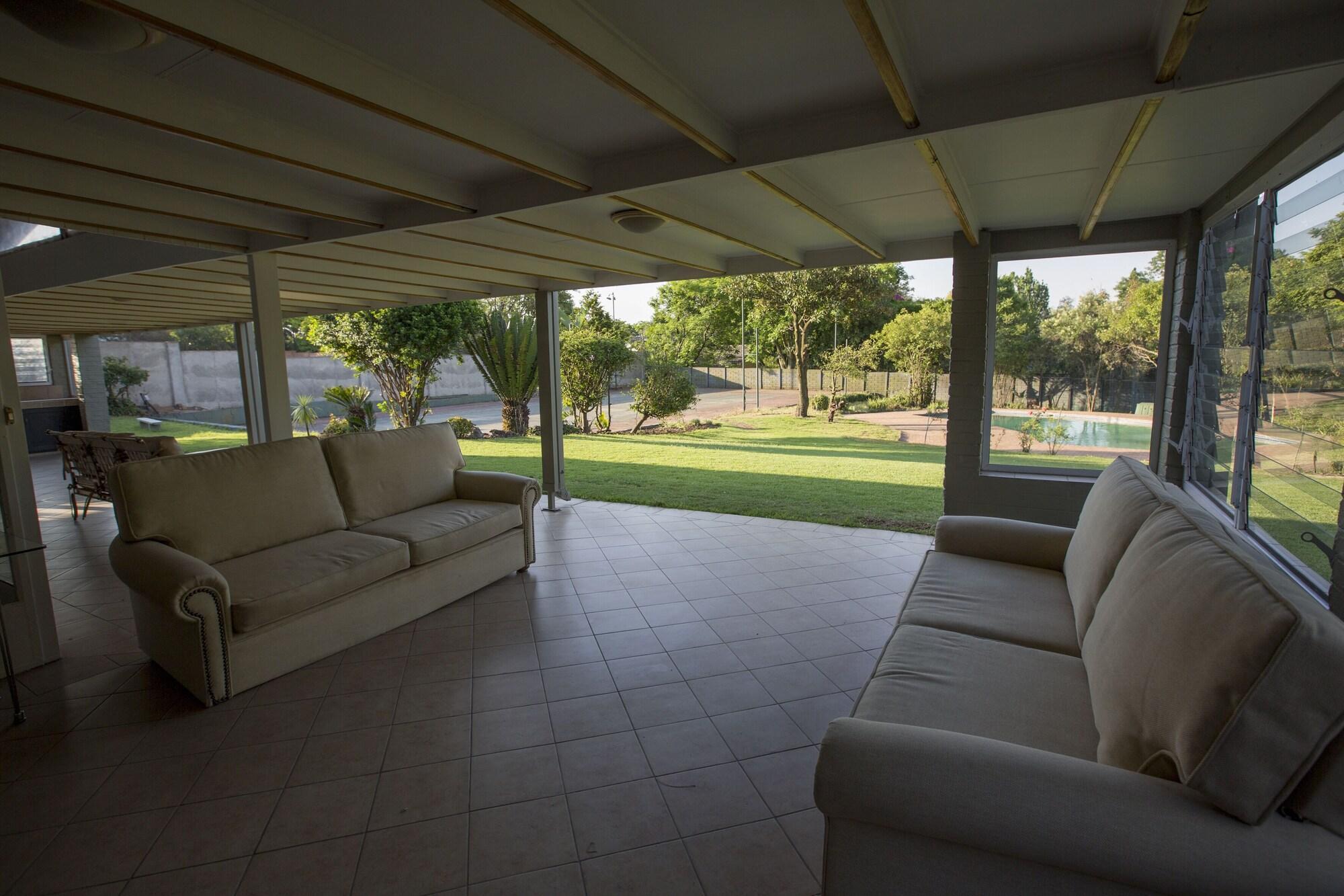 Dynasty Forest Sandown Self Catering Hotel Johannesburg Exterior foto
